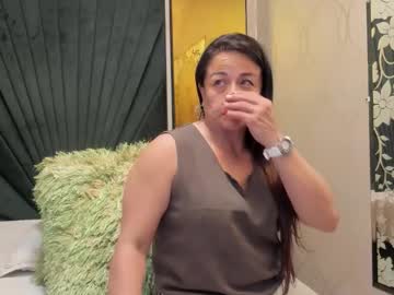 daphne81_ — 2025-10-28 09:45 daphne81_ — 2025-10-28 09:45