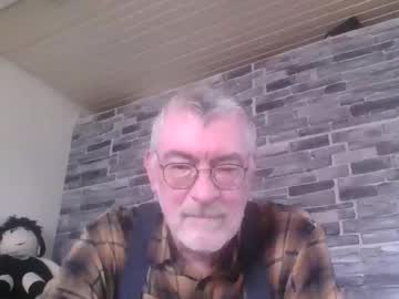 pinholder — 2025-10-14 19:16 pinholder — 2025-10-14 19:16