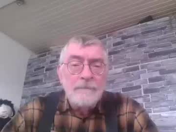 pinholder — 2025-10-30 15:11 pinholder — 2025-10-30 15:11